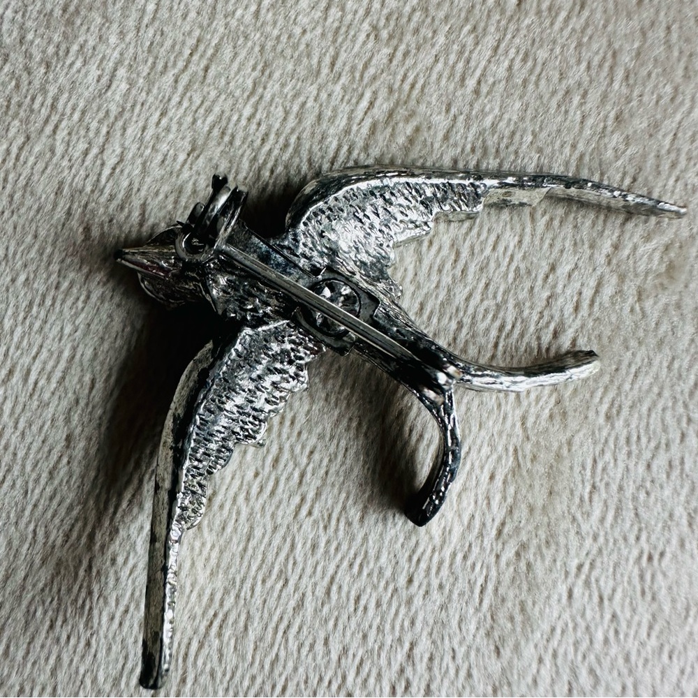 Vintage Silver Tone Swallow Bird Brooch | Sculpted Flying Bird Pin | Retro - Picture 4 of 5